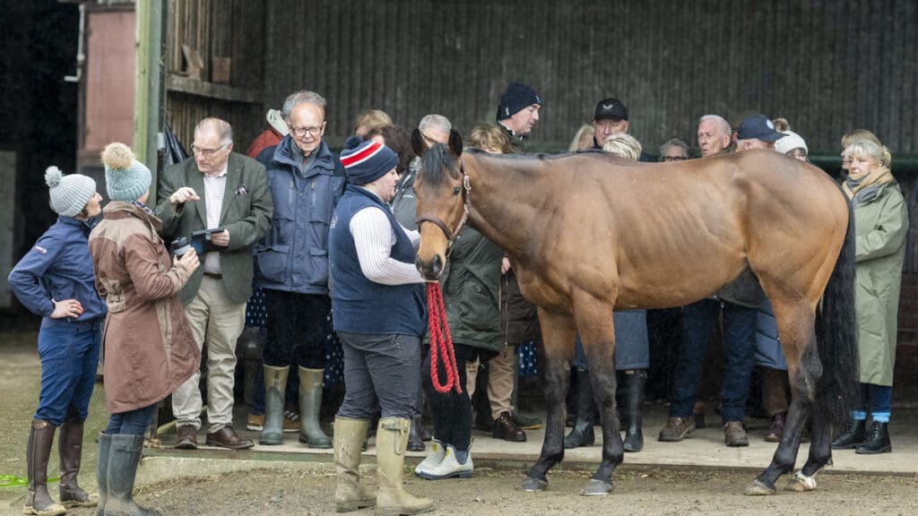 Horwich meets the syndicate members