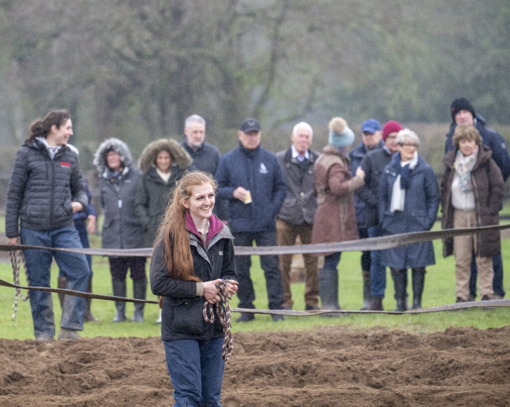 Eloise waits for the pair to finish and come to her