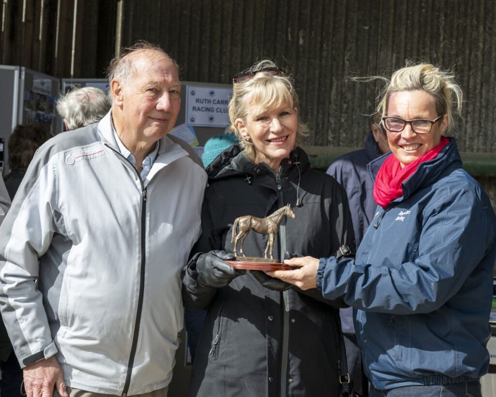 Ruth presents Jojo Rabbits latest trophy to syndicate members